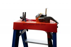 Winner Fiberglass Double-Sided TanglePruf® Ladder