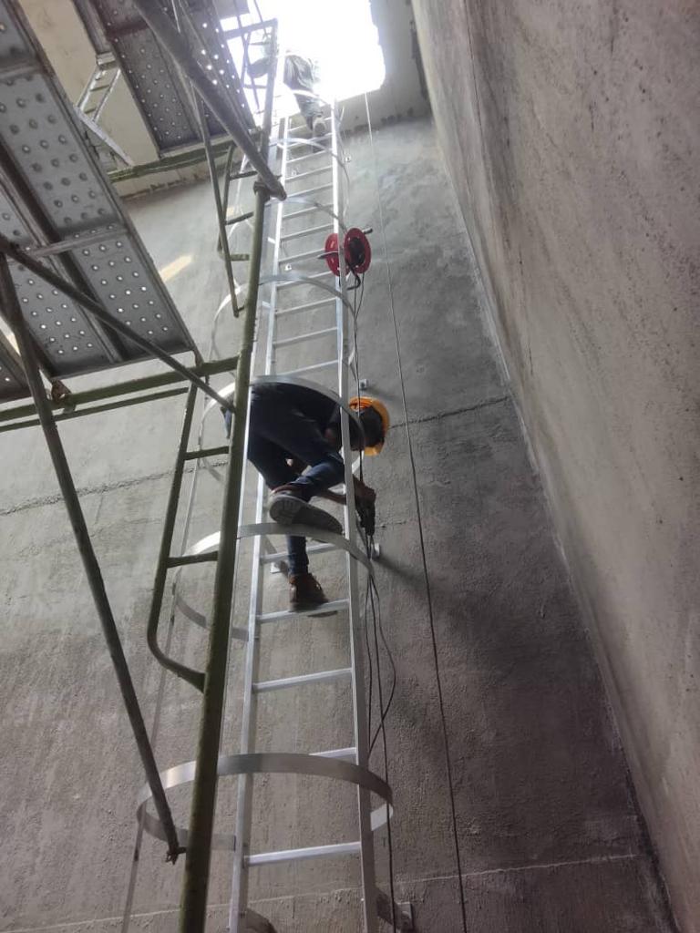 Cage Ladder 2